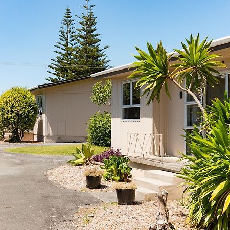 Waitangi Beach Units Exterior photo