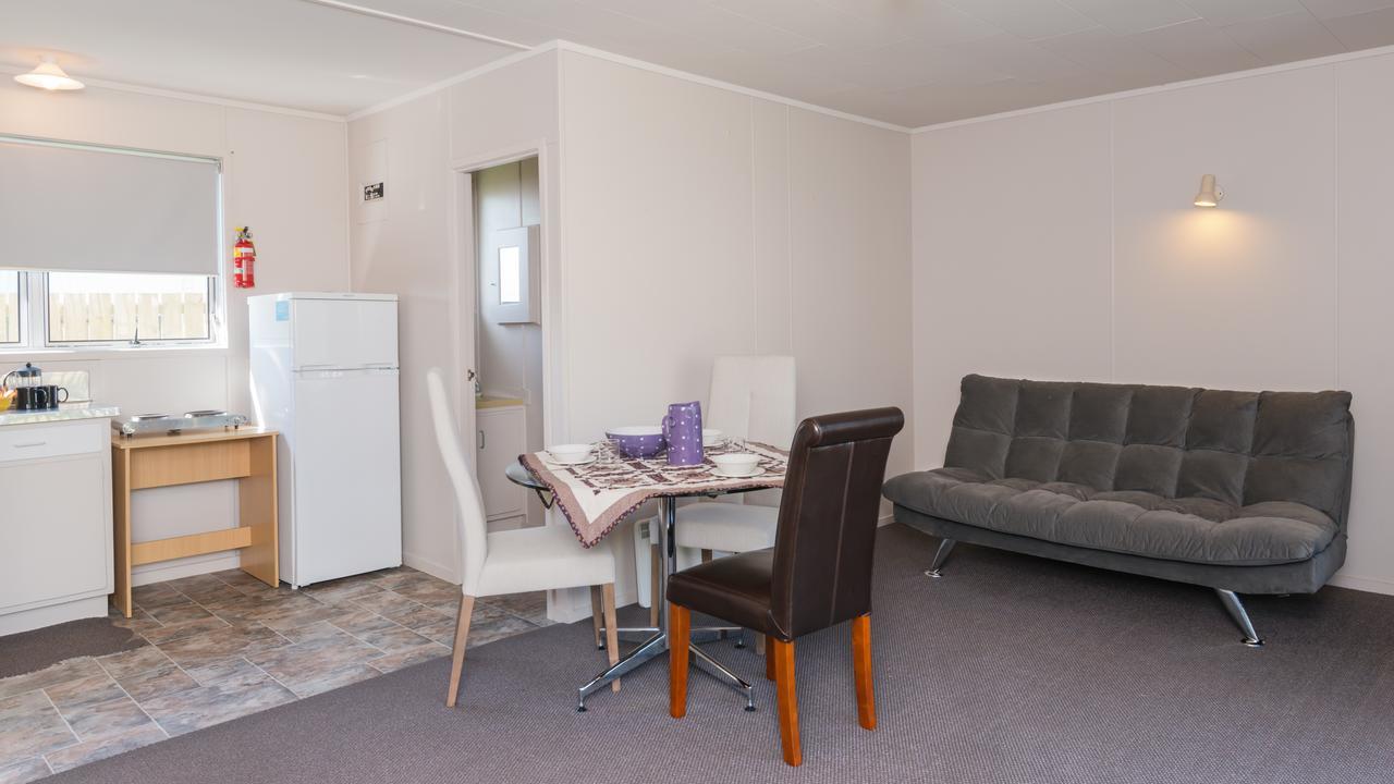Waitangi Beach Units Exterior photo