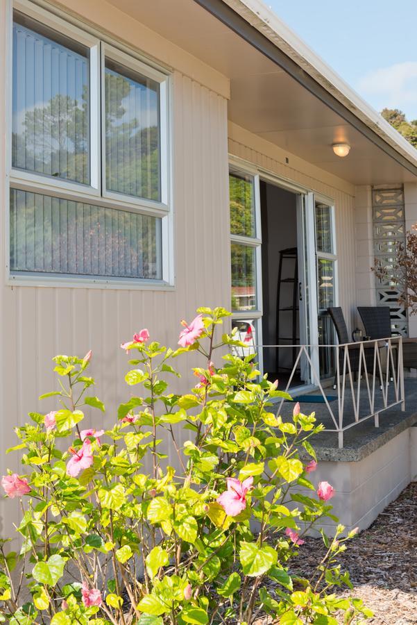 Waitangi Beach Units Exterior photo