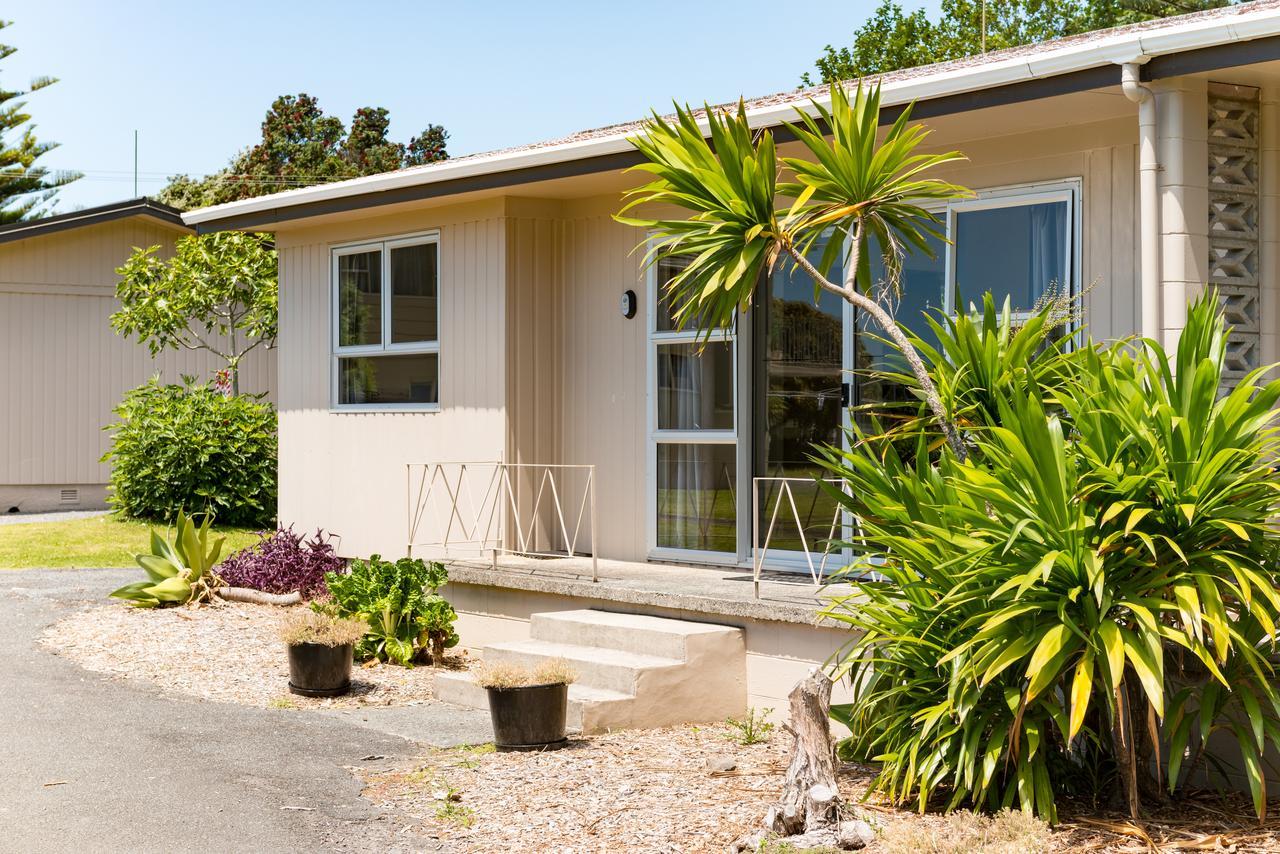 Waitangi Beach Units Exterior photo