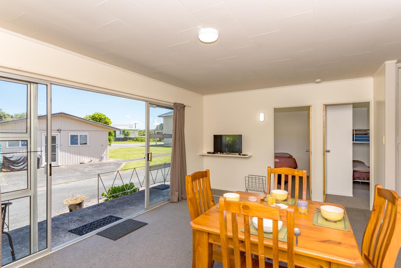 Waitangi Beach Units Exterior photo